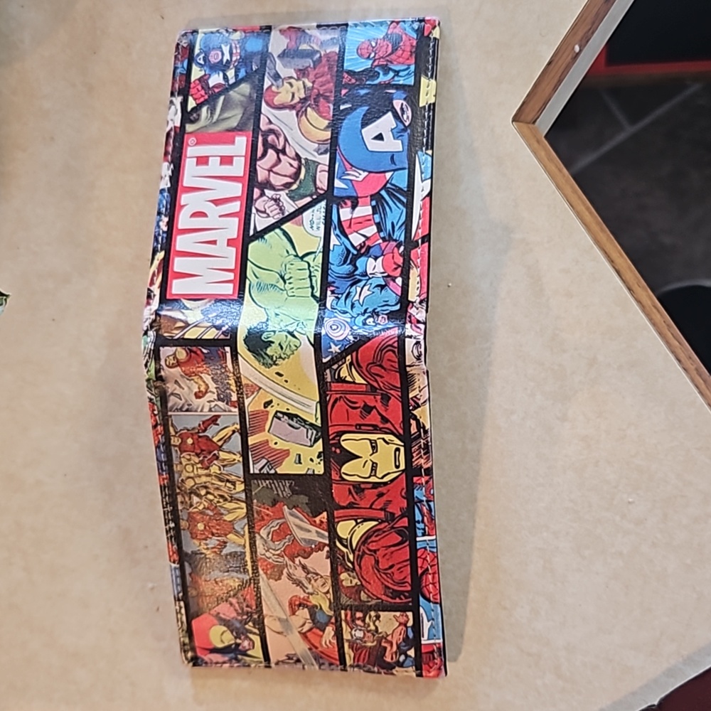 marvel wallet - Picture 2 of 4